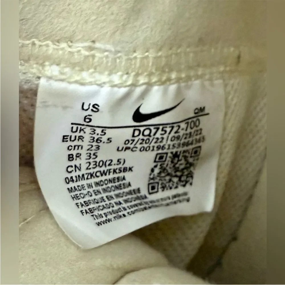 Nike women's Mid 77 high top shoe size 6.5
